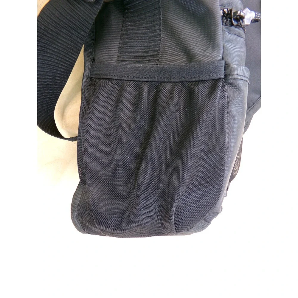Nike Sportswear Essentials Shoulder Messenger Bag Laptop Tote‎ Black DB0498-010